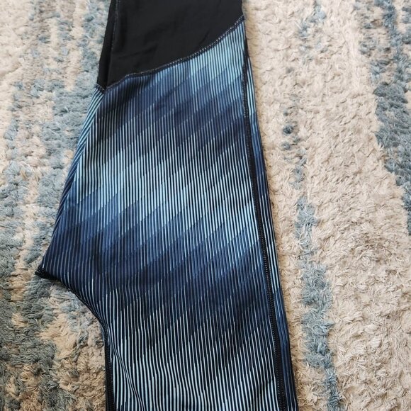 Nike Pro Dri-Fit Cool Capri Crop Blue Ombre Leggings Size Medium GUC - Picture 6 of 11
